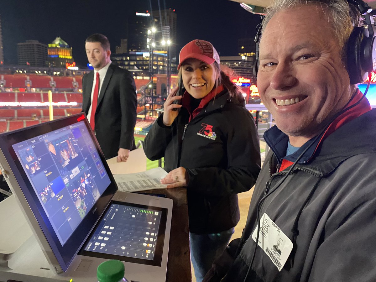 RickMeyer_Photo's tweet photo. Live anchoring at Busch Stadium on opening day with @AllieCoreyKSDK @reneknottsports @RSchwentkerKSDK @mightyjofoto @mmays02 @ksdknews https://t.co/3qeYh4HJKN