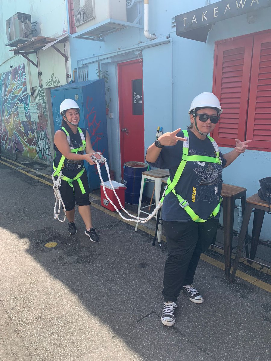 dplmt_'s tweet photo. These crazy peeps who just make mural painting much more fun!!! @kathkucing @araikreva @ElizTheSevere @ebao_
Join us for a paint session soon yea?
#wearedplmt #mural #muralartist #streetart #sgart #SafetyFirst https://t.co/Zb493IIXJR