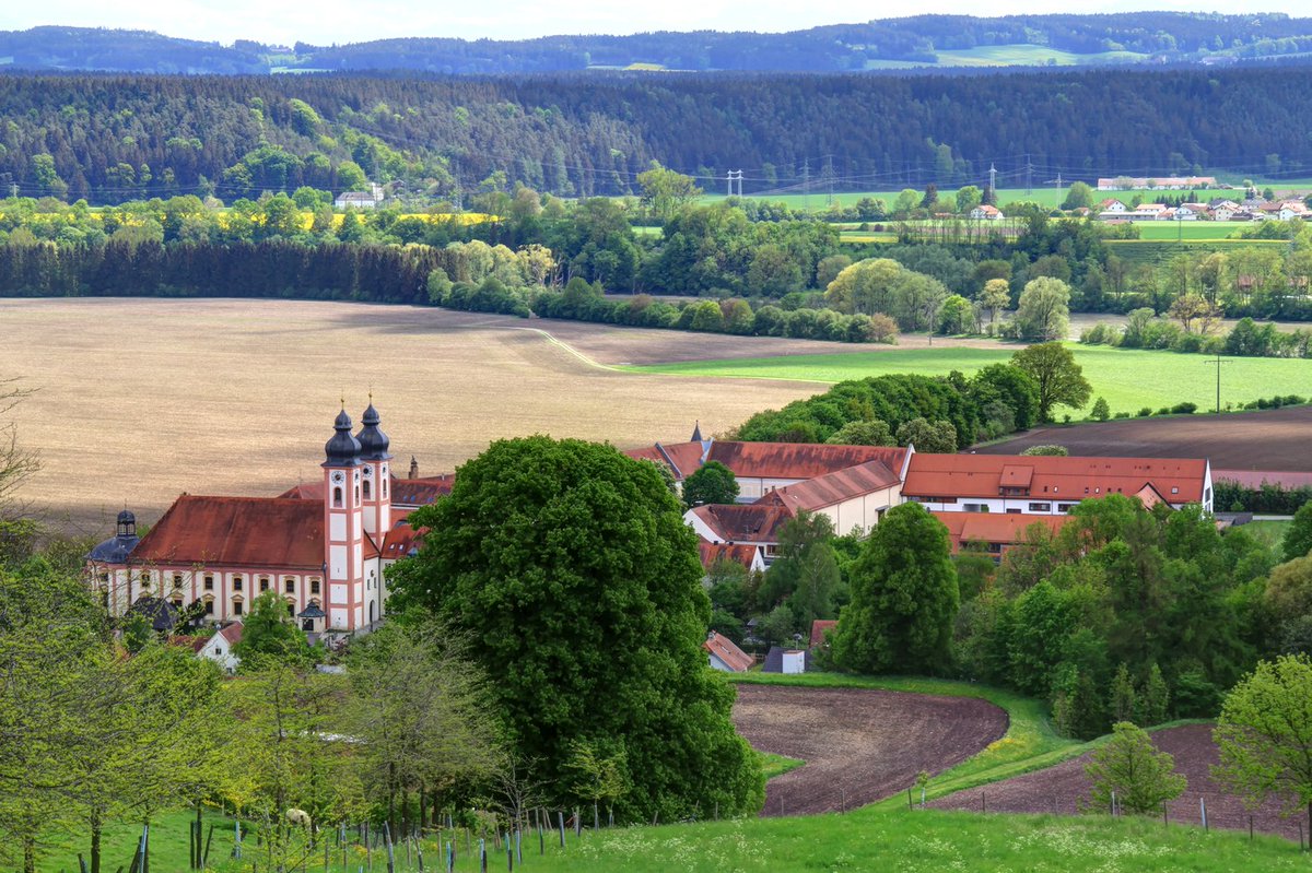 TimeTraveler911's tweet photo. Only a few kilometres from my hometown is this Augustinian Monastery established 1122 by Archbishop Konrad I from #salzburg for this week’s #Top4Theme #Top4Home with @Giselleinmotion @Touchse @CharlesMcCool & @perthtravelers
Location: Kloster Au am Inn
@visitbayern @BayernBo https://t.co/wRs89LcB2N