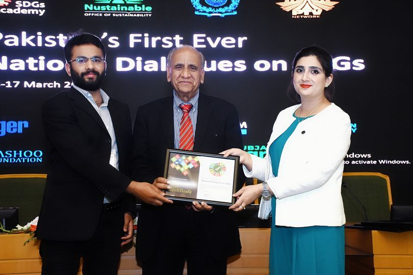 csop_pk's tweet photo. Cyber Security Expert Muhammad Asad Ul Rehman receiving appreciation award from former DG FIA Pakistan Syed Ammar Hussain Jafri in "Pakistan's First ever National SDGs Dialogues" at National University of Science &amp; Technology (NUST). https://t.co/4zDWclIeec