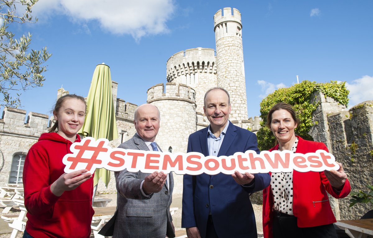 STEMSouthWest_'s tweet photo. A huge thanks to our chair Marguerite O Sullivan, pictured here with, (l-r) student Susan OβSullivan, Michael Loftus and An Taoiseach MicheΓ‘l Martin at Blackrock Castle Observatory.
And thanks to our board, our sponsors, our exhibitors, our speakers, our team & our volunteers. https://t.co/UZsFtEdhh3