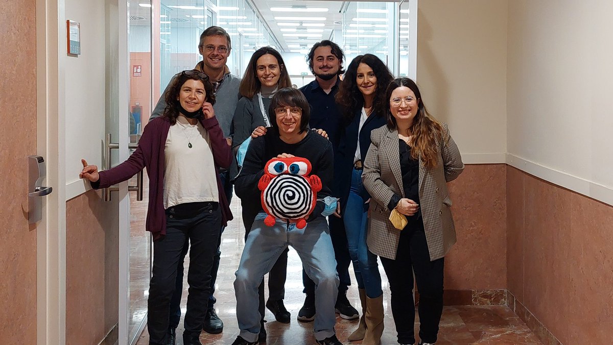UC3M team members with the E.T.PACK’s mascot prepared by Dr. Giulia Sarego. We sincerely thank Giulia for this wonderful gift !!