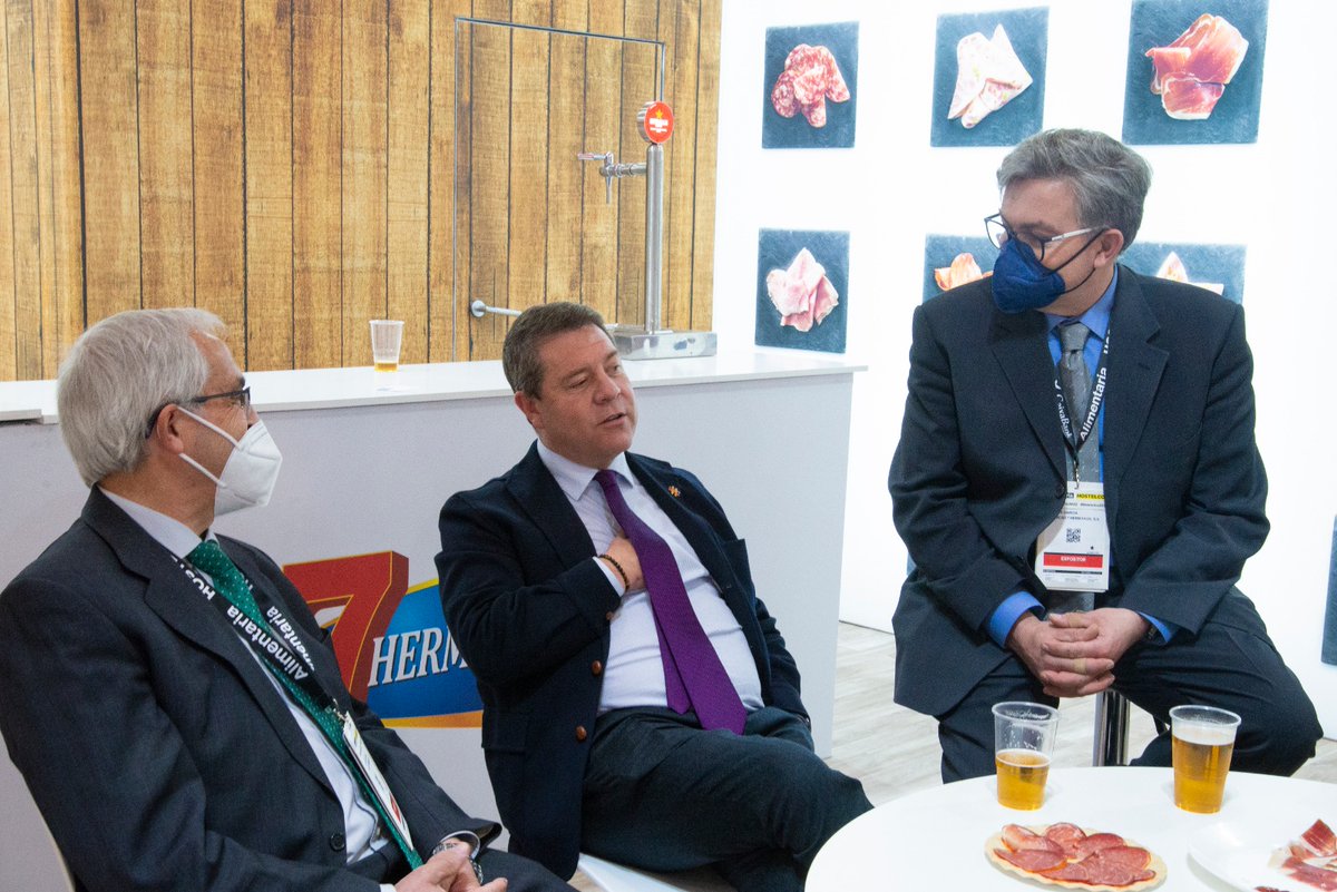 7Hermanos7's tweet photo. Ayer recibimos en nuestro stand de #alimentaria2022 la visita del Presidente de la Junta de Comunidades de Castilla la Mancha, D.Emiliano García-Page. @garciapage
https://t.co/k2ZzKoBMsV https://t.co/LnGwGxWbSC