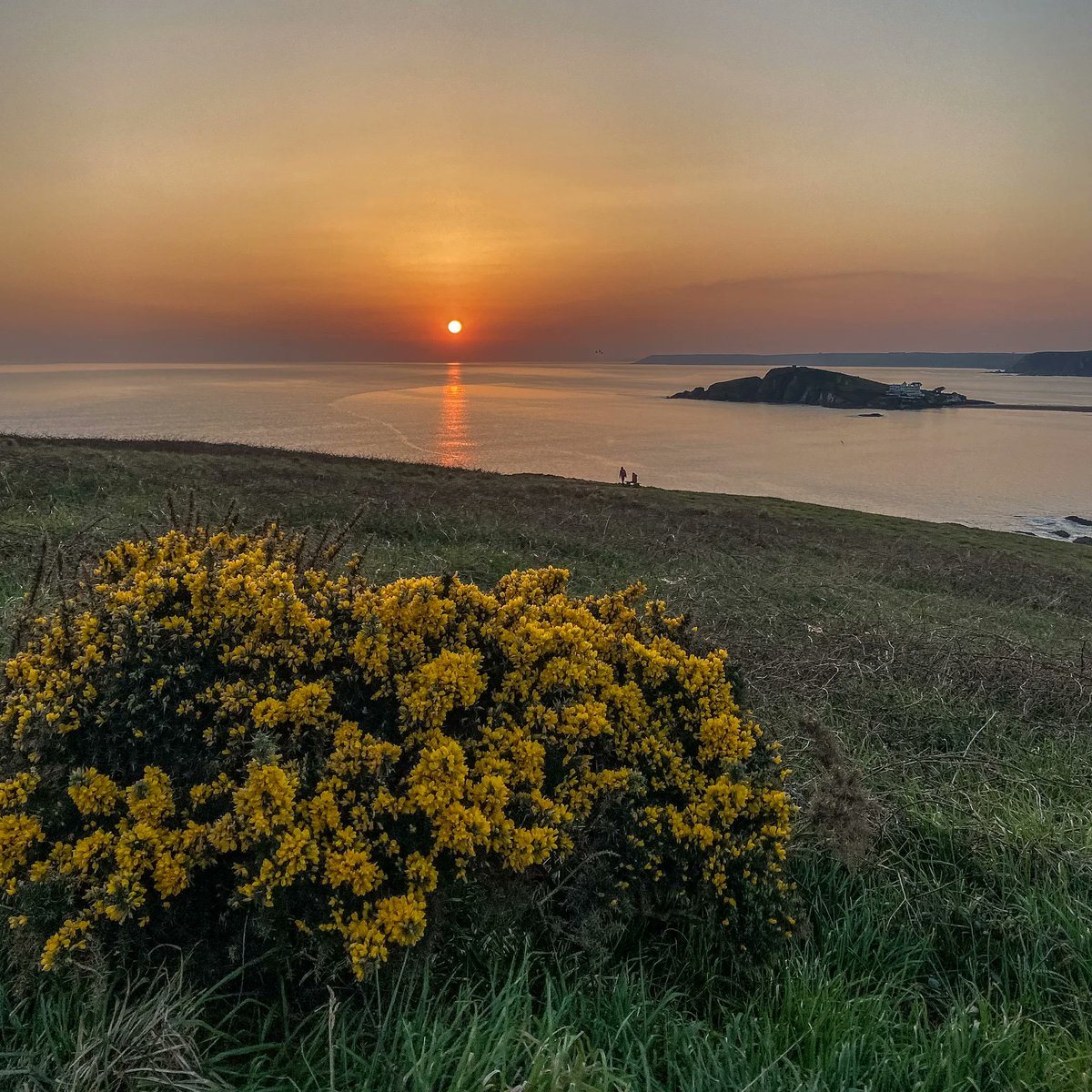 A picture perfect sunset over Burgh Island, what a beautiful moment!