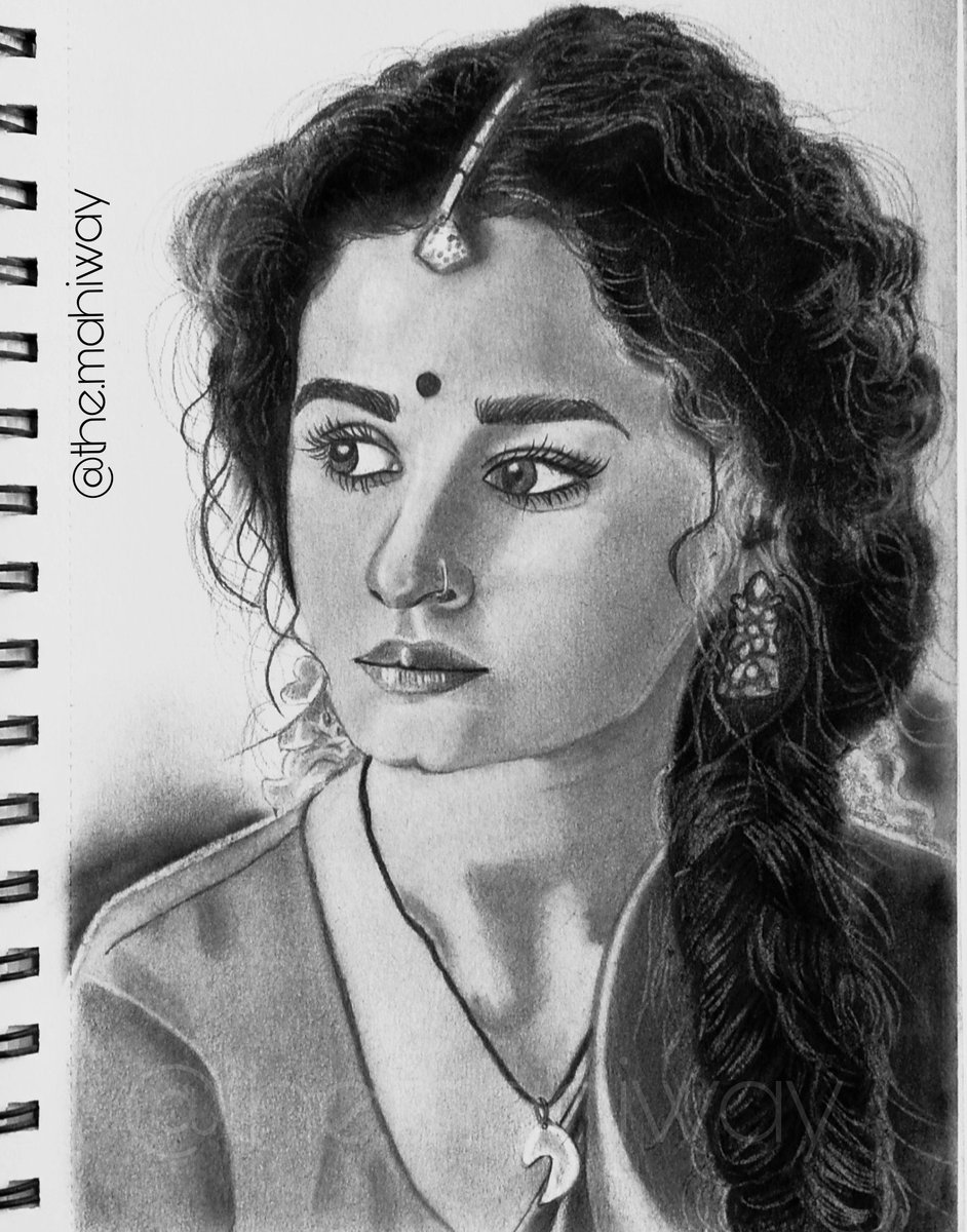 TMahiway's tweet photo. Graphite and charcoal sketch,  size A5
Reference from - @aliaa08 https://t.co/YOcYUf5s3q