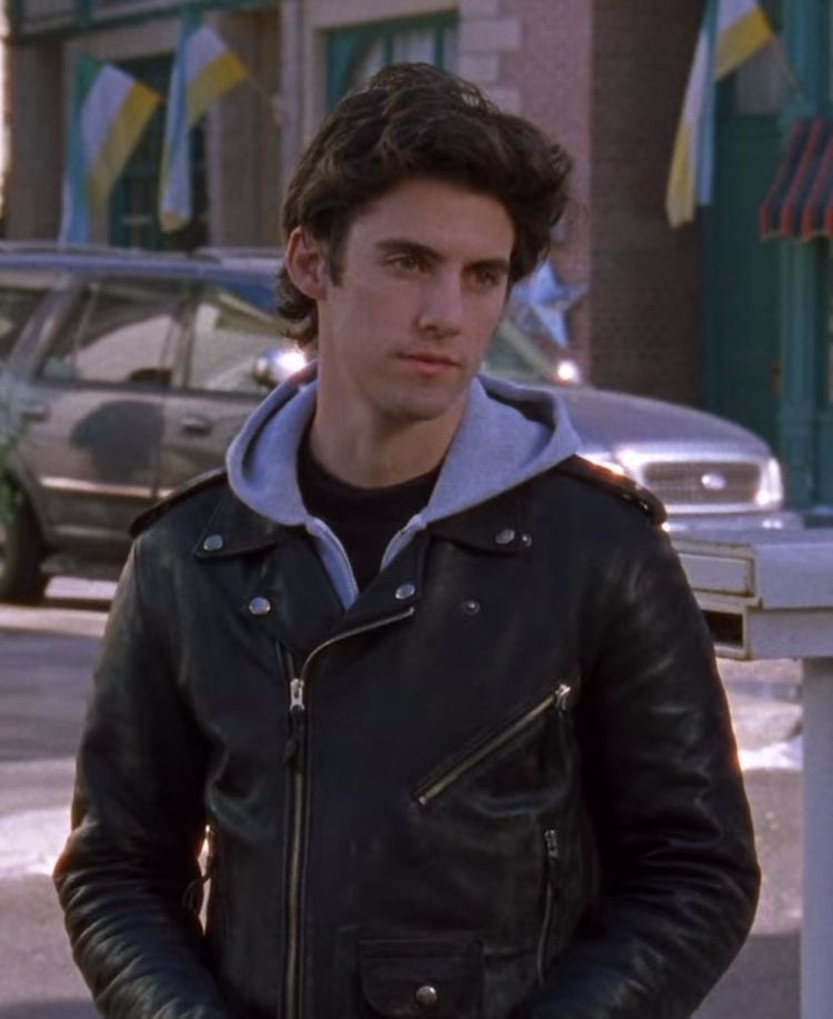 thinkergilmore's tweet photo. leather jacket jess https://t.co/S6IirMsa4J
