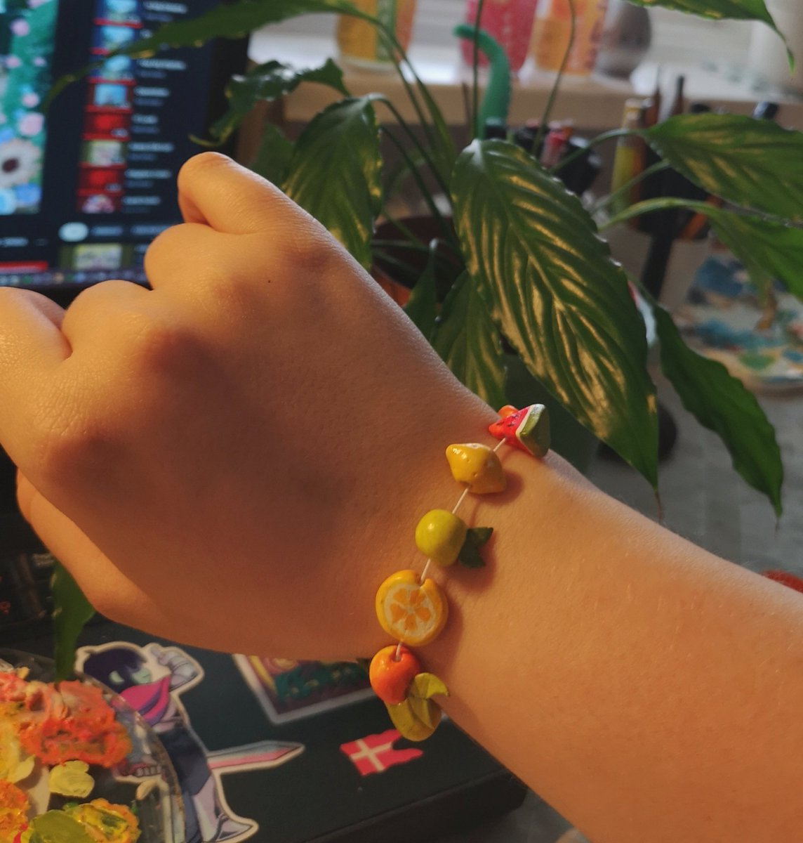 Sorry for being inactive I'm busy making fruit bracelets lmfao