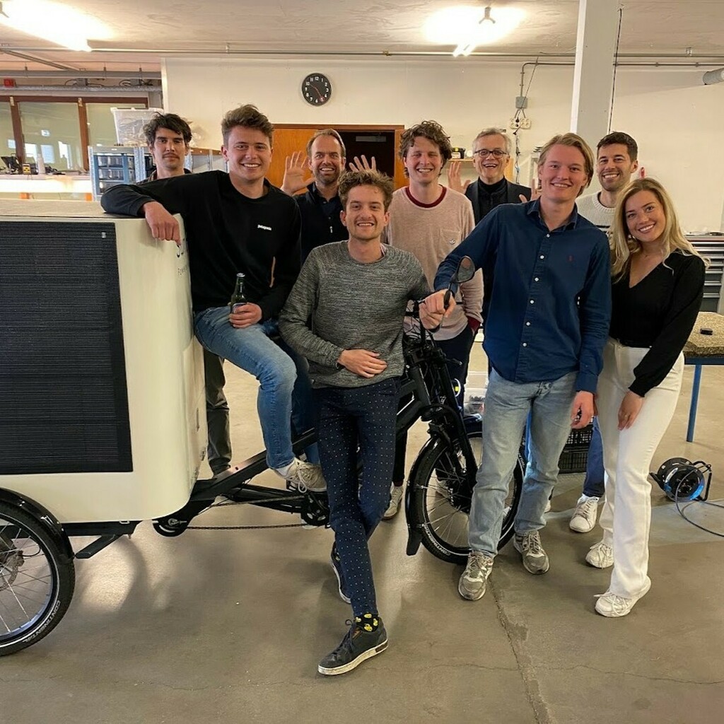 Sometimes it's time for something new ✨

We are a team of energetic people who are enthusiastically working towards the dream of charging all e-bikes autonomously with solar energy. But sometimes someone leaves (for a while). This time it was Niels, to make a beautiful trip …