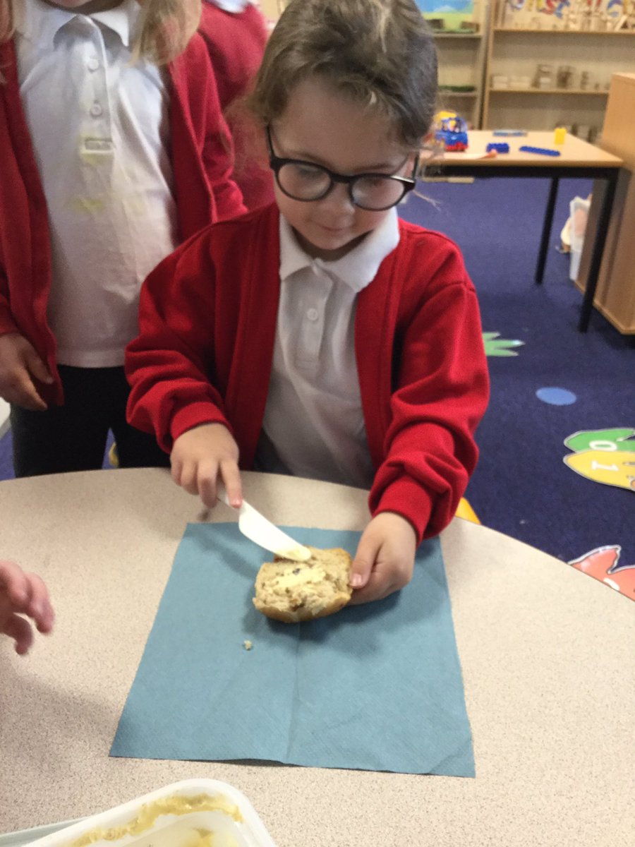 MD_Class1's tweet photo. We have been reading the Easter story this week and we learnt hot cross buns are a traditional food to eat. We talked about the symbol of a cross and why people are thankful to Jesus. The smell was absolutely delicious but also the taste!!! @MD_Nursery @MD_MrsThompson #MDRE https://t.co/mRuHwCCkNf