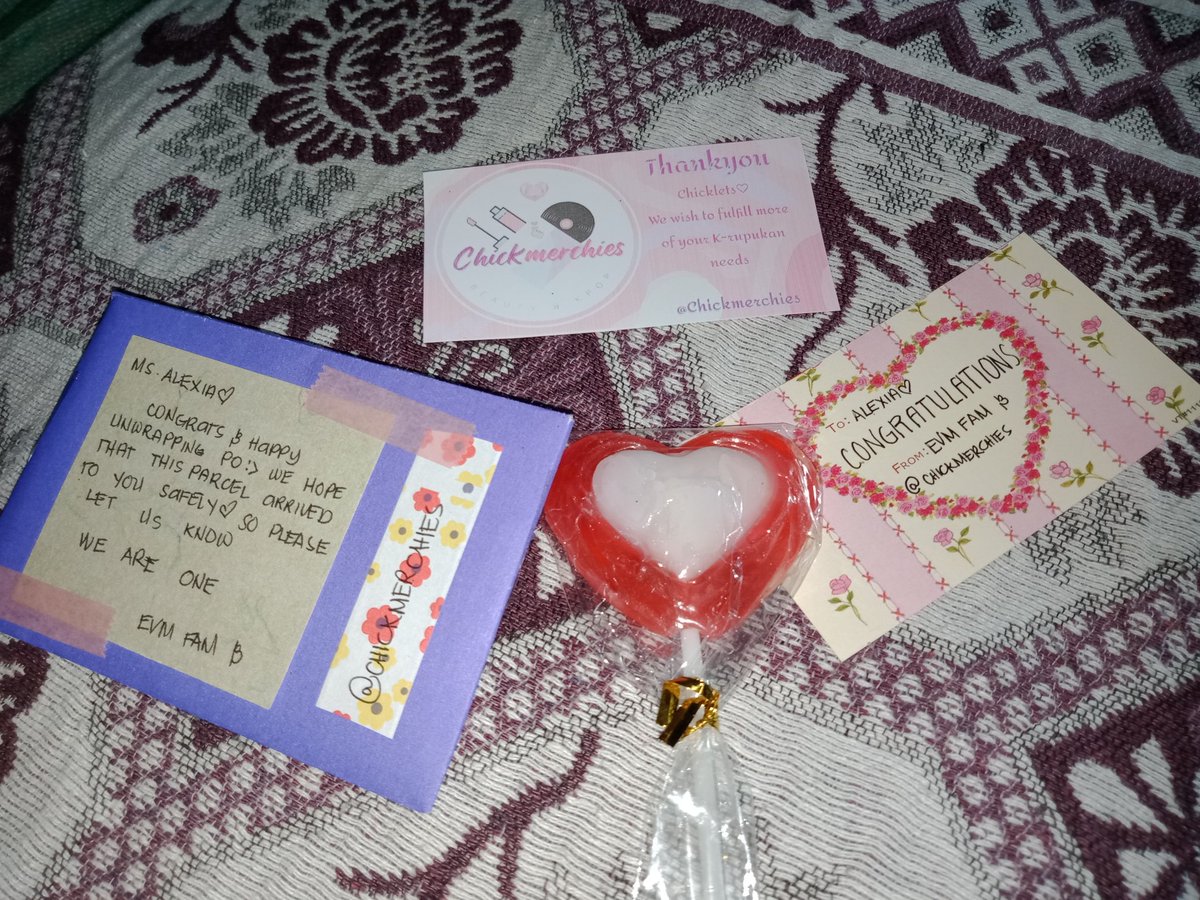 prtty_alexiaaa's tweet photo. Hello po! @chickmerchies albums from giveaway arrived today, ang ganda nila at nung freebies ang cute 🥺 hihiji may letter pa from your shop & @EXOVMonsters thank you so much po super worth it! Avail din ako susunod from your shop :) kamsa
#chicklets_proof #chicklets_feedbacks https://t.co/60ea3Yypv1