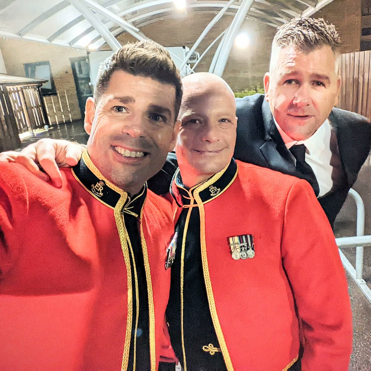 andyunwin01's tweet photo. Pass the Port !!

I don't often get the chance to attend Military Functions
But when I get the chance to attend one with friends from old

It is one not to be missed !

Great night with good company !

 #Friendsforlife #armystuff #gratitude #socialevent #traditions https://t.co/e4hDahcCvF