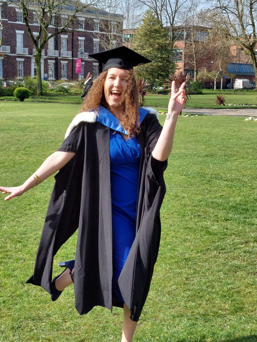 amy_mook1's tweet photo. #livunigrad https://t.co/Z5EMPrkU39