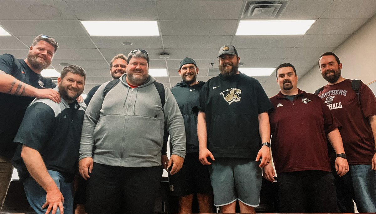 CoachBreyCook's tweet photo. Another big night talking ball with some of the best in NWA! 

Thanks @CoachDanenhauer and @BvilleFB for having us! https://t.co/p04IyTfVcU