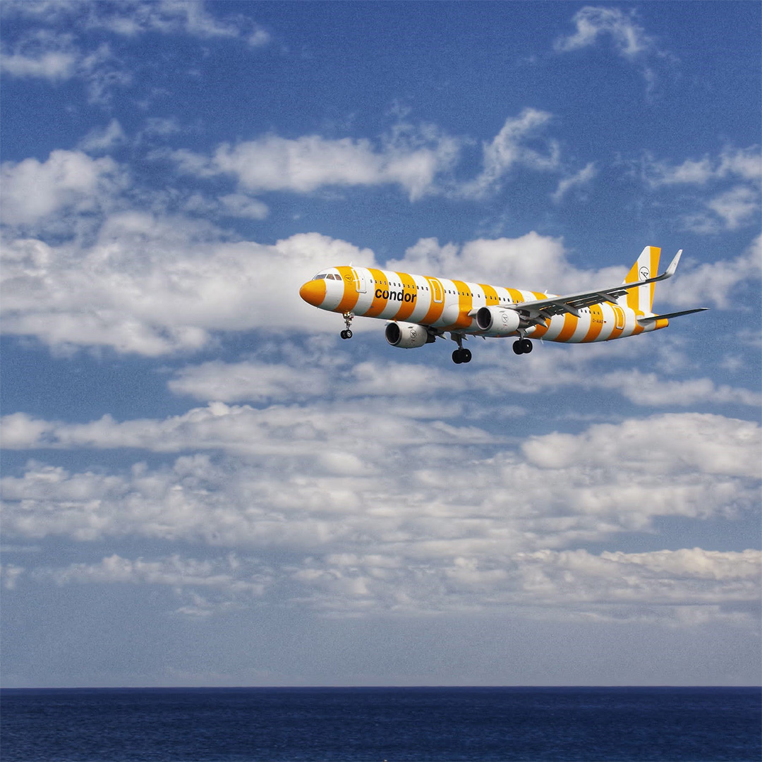Unsere gelbe Schönheit in Streifen ist bereits zum ersten Mal im sommerlichen #Urlaubsoutfit in #Lanzarote gelandet. 🥳 

Sowohl für unsere #Crew, als auch für unsere Gäste ein echter Hingucker! 

#CondorAirlines #LeidenschaftIstUnserKompass #TheFutureStartsNow