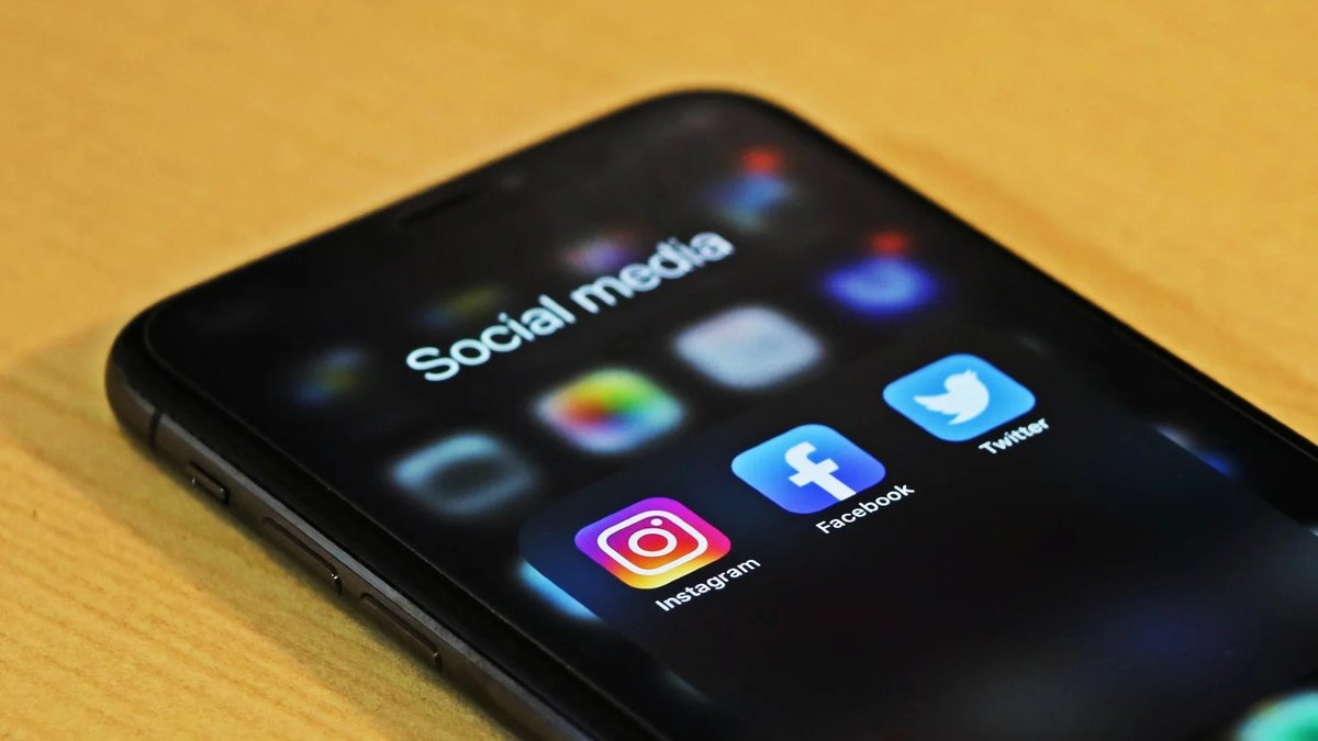 Paula_Piccard's tweet photo. New #FFDroider malware steals Facebook, Instagram, Twitter accounts
https://t.co/mpJDO1Th5g
#DataSecurity #Privacy #100DaysOfCode #Cloud #Security
#MachineLearning #Phishing #Ransomware #Cybersecurity
#CyberAttacks #DataProtection #Malware #Hacked #infosec https://t.co/pCAEKBFm3o