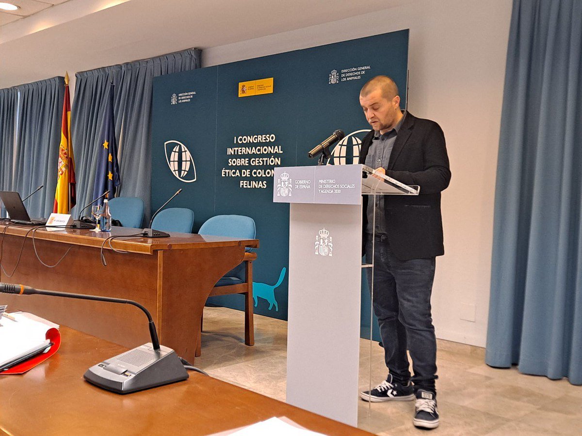 AnimalesGob's tweet photo. Inauguramos el primer congreso internacional sobre gestión ética de colonias felinas. Dos días de ponencias y experiencias de gestión ética de cara a poner en común las buenas prácticas para una buena convivencia entre las colonias felinas, la ciudadanía y la biodiversidad. https://t.co/GeTwNx2qbl