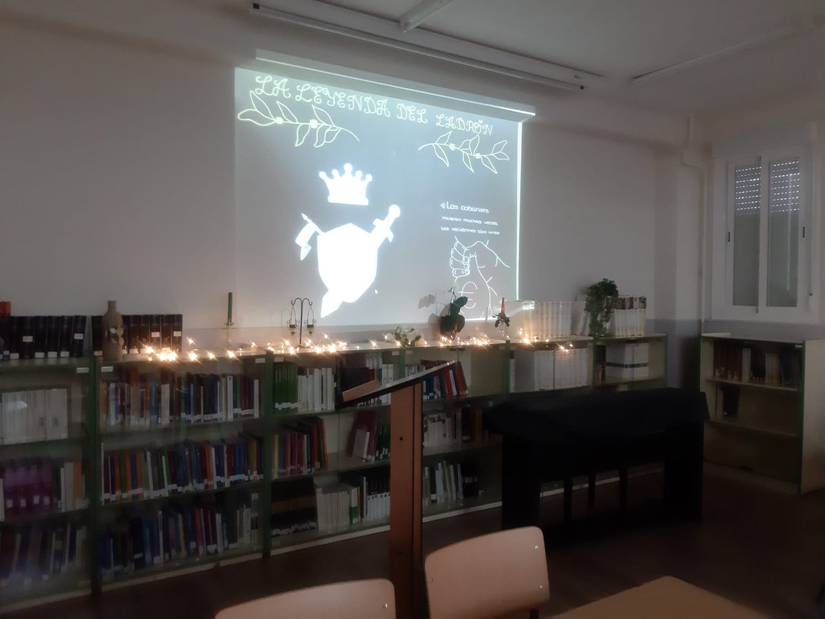 carmendelengua's tweet photo. Maravillosa despedida del trimestre con un recital de poesía con música en directo de piano y guitarra. @IES_CarmenConde @APACarmenConde @Ayto_Las_Rozas @bibliotecarozas @pbejtor @CharoTorcal @marisafiba @Yisusteacher @esteralon @jdelauz @CulturaLasRozas https://t.co/fMaWq1v87X