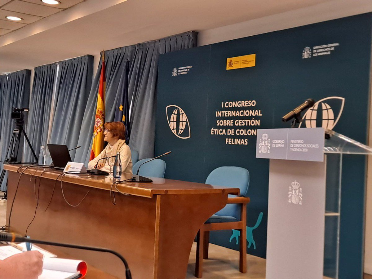 Inauguramos el primer congreso internacional sobre gestión ética de colonias felinas. Dos días de ponencias y experiencias de gestión ética de cara a poner en común las buenas prácticas para una buena convivencia entre las colonias felinas, la ciudadanía y la biodiversidad.