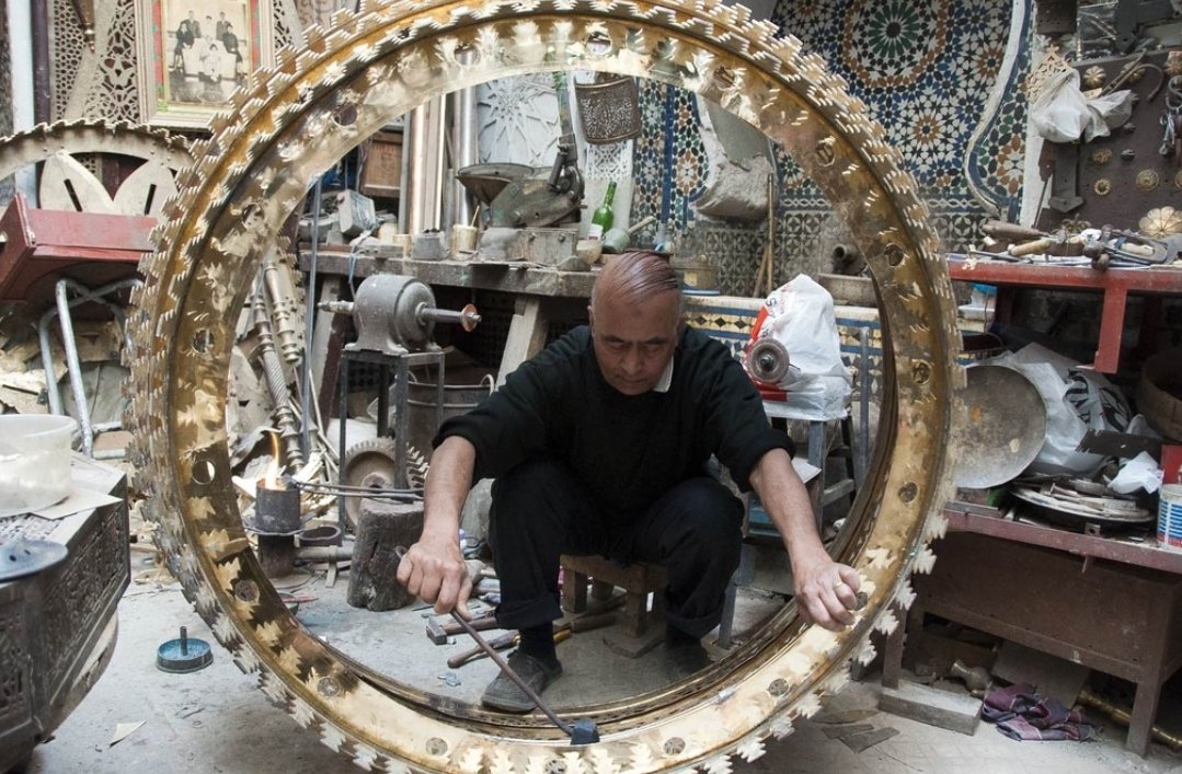 Maroc_UNESCO's tweet photo. #Morocco 🇲🇦 is pleased to contribute to the presentation of the file of the knowledge and skills of metal chiseling for its inscription on the list of the #IntangibleHeritage of @UNESCO. This joint file is carried by 🇲🇦🇮🇶🇵🇸🇸🇩🇸🇦🇾🇪🇪🇬🇲🇷🇹🇳🇩🇿 and coordinated by #Iraq.
@mehdibensaid https://t.co/WQrH4IcLxq