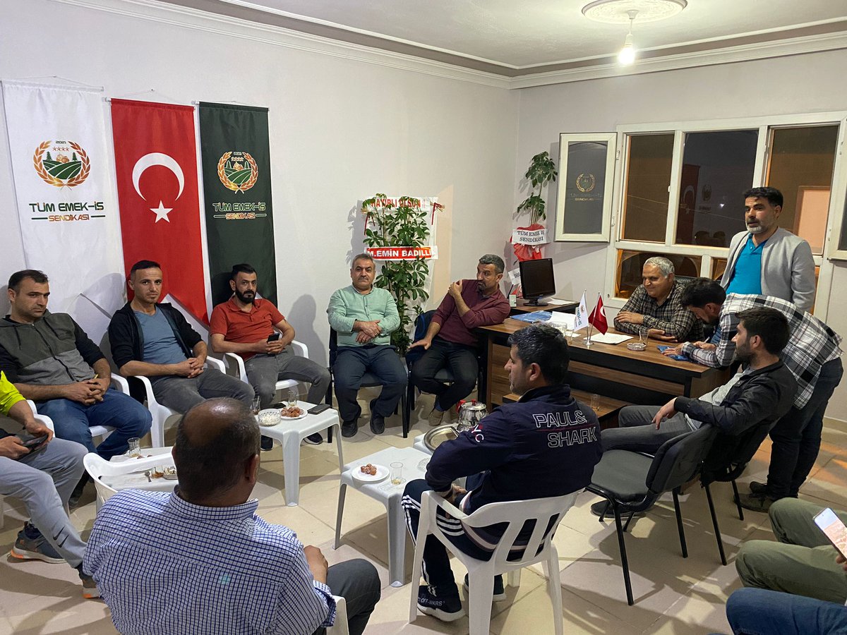 yahyazaf's tweet photo. Merdiven altı değil gerçek sendikacılık için sahalardayız.işçi sendikası olarak bir ilke imza atıp işçiden yarım yevmiye aiadat alınmasını tüzügümüzde taahhüt ettik.. Her türlü sendikal ayrımcılığa hayır diyoruz.@OGMgovtr @csgbakanligi @TBMMresmi @TIGEM_GM https://t.co/OZP8uDBy8z