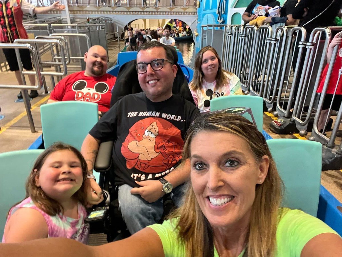 ableMoveUK's tweet photo. Recently @coryleetweets took a trip to Walt Disney World and used one of our popular ableSlings! We’re extremely pleased that it helped him transfer on to rides that aren’t usually fully accessible for wheelchair users! #ableMove #DisabilityTravel #DisabilityAwareness https://t.co/Rl8O6SOT6N