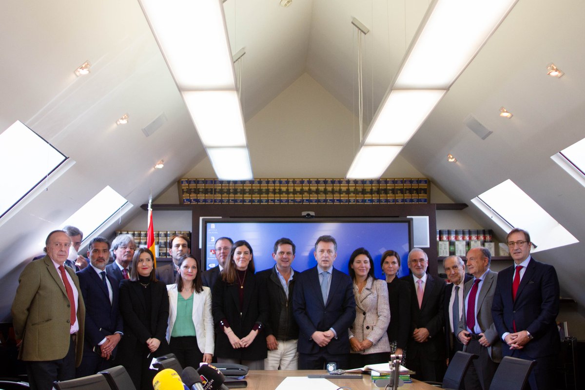 Así fue la comparecencia de <a href="/JavierCremades/">Javier Cremades</a>  presentando el grupo de trabajo que forma parte de la auditoría a la iglesia cope.es/religion/hoy-e… <a href="/COPE/">COPE</a> #abusosenlaiglesia