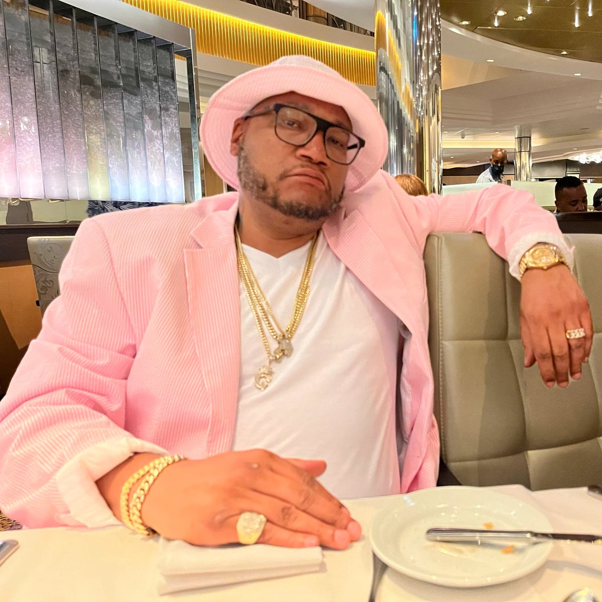 MC_Craig_G's tweet image. Being Loved By Everyone Is A Naïve And Impossible Task..
Focus On Where You’re Celebrated Only!!
#Bless🆙