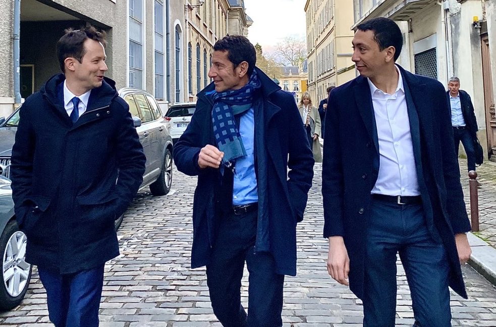 florencedesruol's tweet photo. Le 10 avril je vote @vpecresse. Elle est la plus solide. Elle a le projet le plus abouti pr remettre de l’ordre et redonner à la France sa fierté. Elle est entourée des meilleurs artisans du renouveau à droite #Lisnard #Bellamy. Enfin elle est soutenue par ⁦@FrancoisFillon⁩ https://t.co/eEYCqruQIk