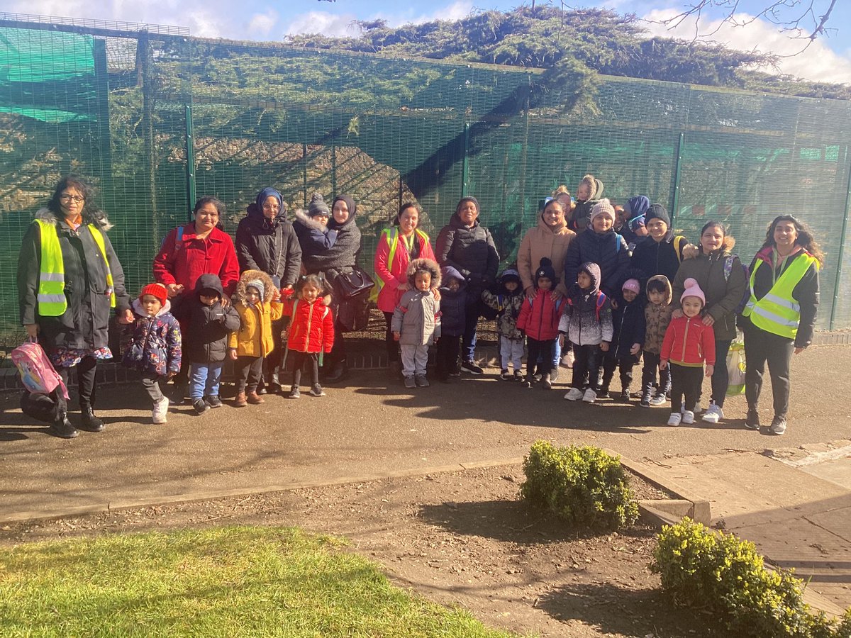 MissModi21's tweet photo. Nursery AM have had an eventful morning at Abbey Park Pets Corner. They had fun looking at the different animals and talked about what they could see. @AbbeyMead_TMET #animals #pets #park https://t.co/91fMzBuBlU