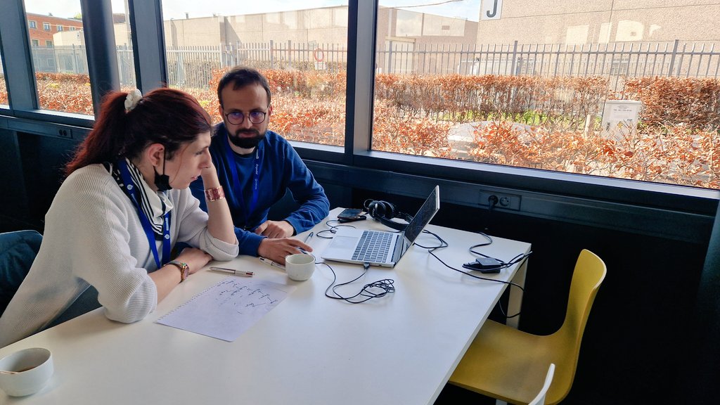 Miss_libert's tweet image. Brainstorming to evaluate to rewrite #RenderAPI in #Drupalcore with Pierre Dureau for #UISuite initiative module  (drupal.org/project/ui_sui…) at #DrupalDevDays #DrupalFr
