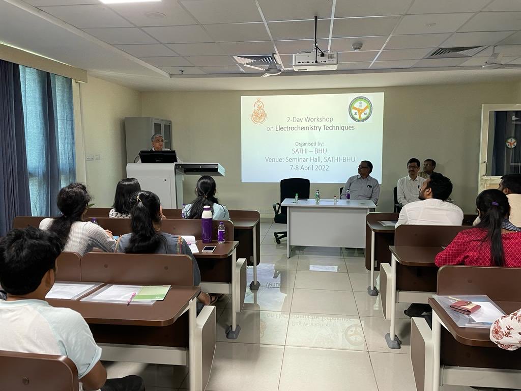 ProfAnilKumarT1's tweet photo. Two-days hands on workshop has been organised for 30 participants to sensitise them about the utility of electrochemical work station procured under DST sponsored SATHI program at BHU. ⁦@VCofficeBHU⁩ ⁦@srivaric⁩ ⁦@IndiaDST⁩ ⁦@Sandeep_1966⁩ https://t.co/LKzYAvDamr