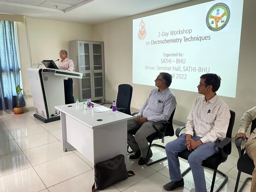 ProfAnilKumarT1's tweet photo. Two-days hands on workshop has been organised for 30 participants to sensitise them about the utility of electrochemical work station procured under DST sponsored SATHI program at BHU. ⁦@VCofficeBHU⁩ ⁦@srivaric⁩ ⁦@IndiaDST⁩ ⁦@Sandeep_1966⁩ https://t.co/LKzYAvDamr