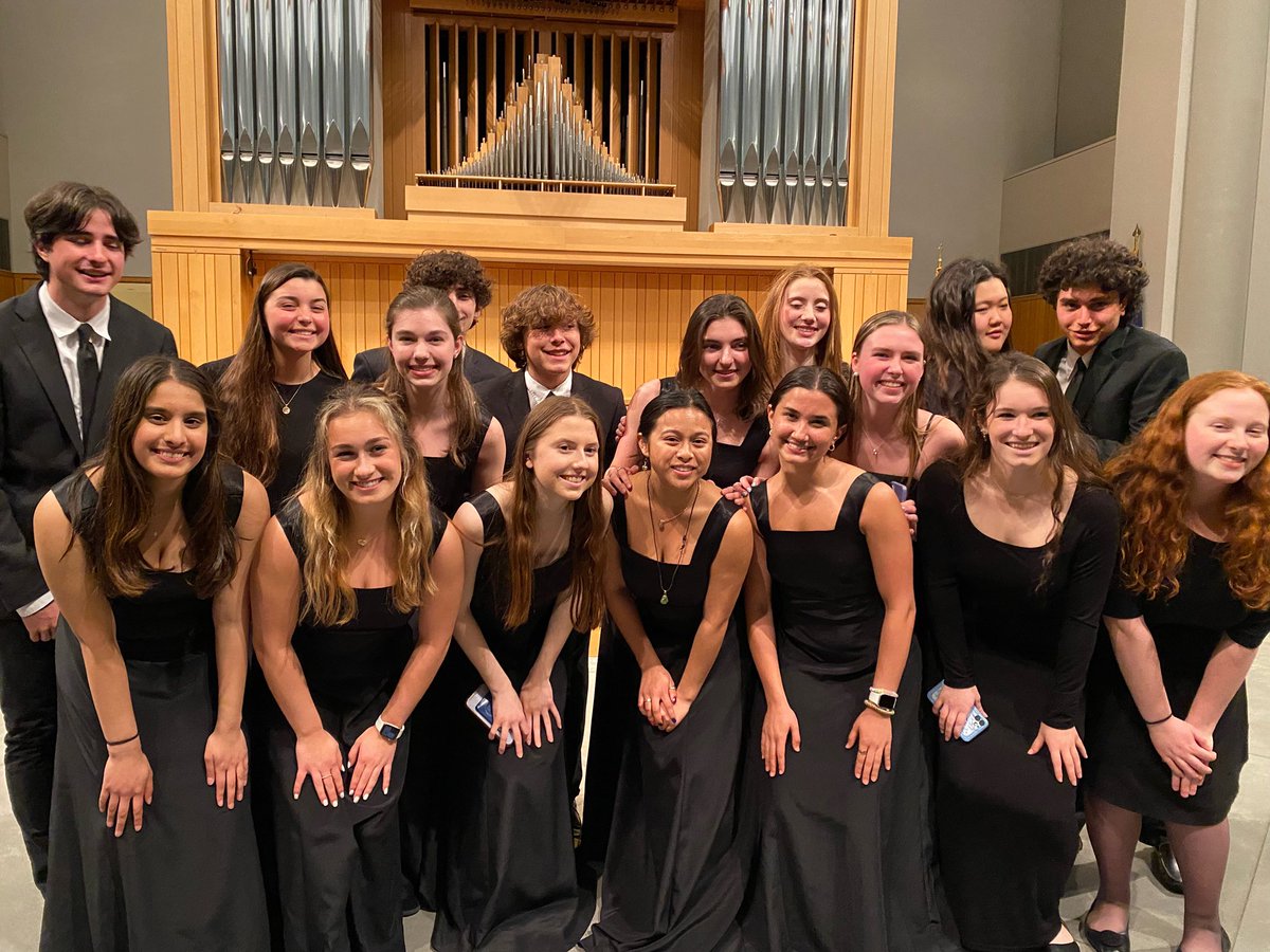 EAchorus's tweet photo. The EA Vocal Ensemble performed brilliantly at the Inter A Cappella concert last night! An evening of wonderful singing From all of the schools! https://t.co/TJDK15oZtL