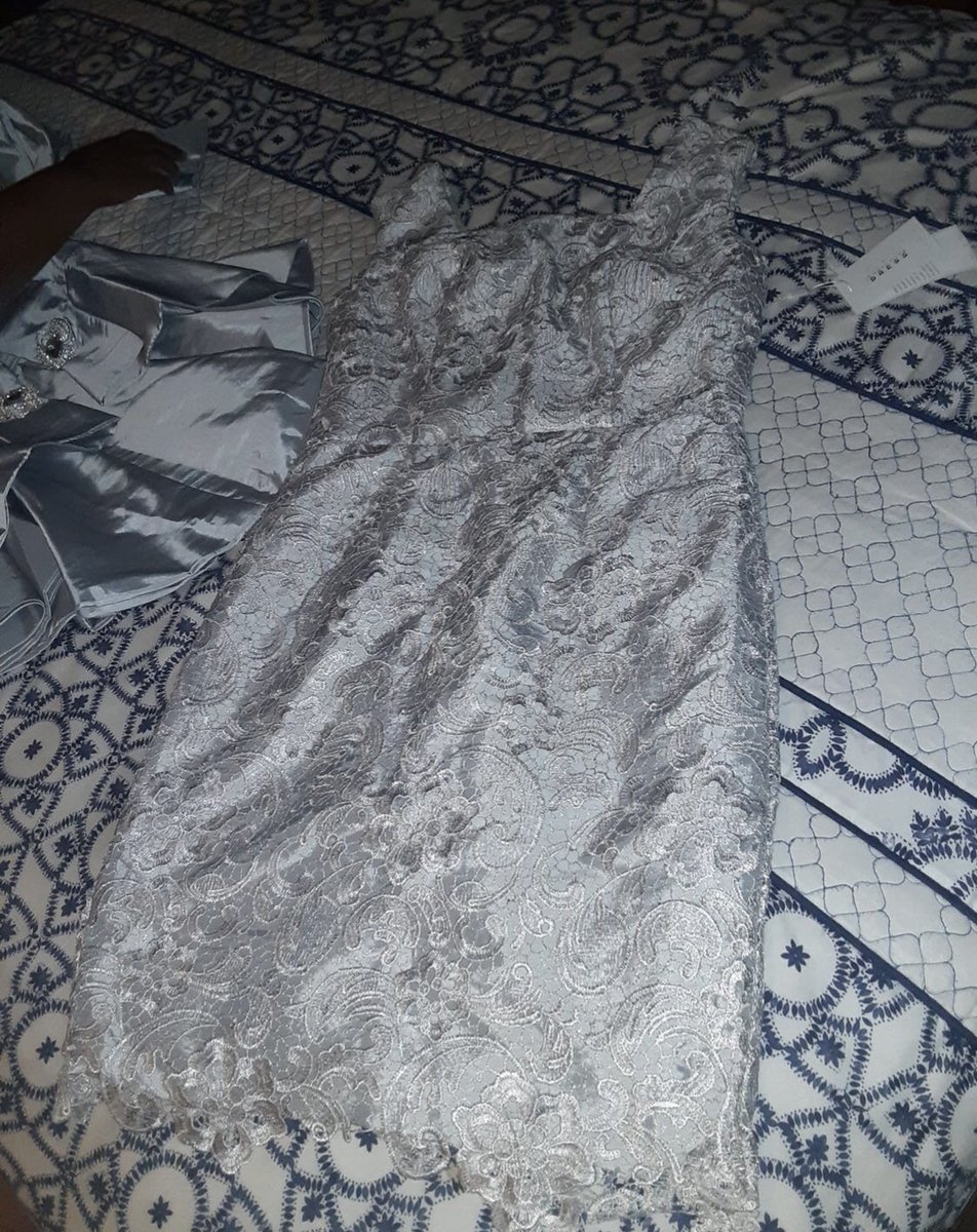 ElsieLouis's tweet photo. Rose in the box Lucas never refund my money I bought 2 dresses very cheap they got them refused to refund my money https://t.co/SCUL5JdZ6d