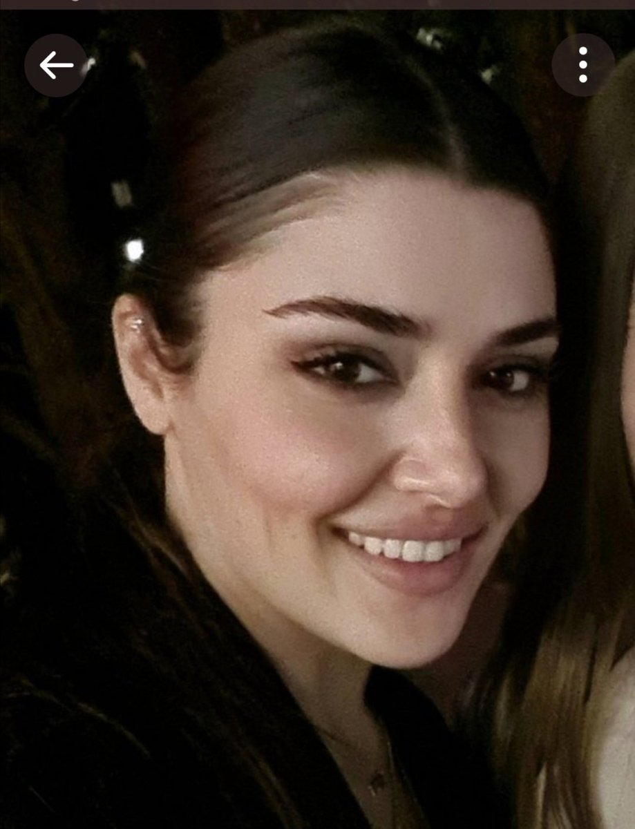 LolaLol92668972's tweet photo. #HandeErcelMilano https://t.co/PwDeT7kOU6
