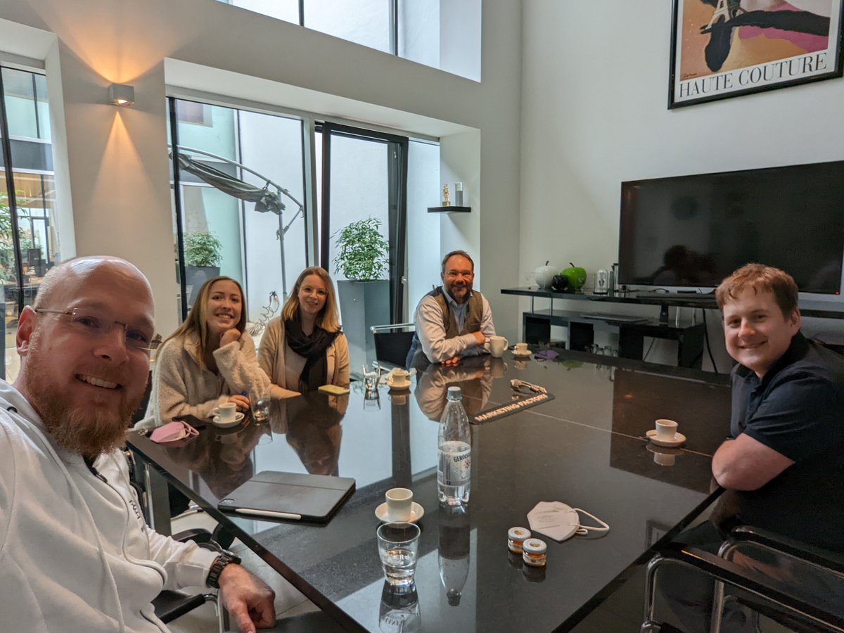 Hoher Besuch von <a href="/DanielFau/">Daniel Fau</a> (<a href="/DFAU/">DFAU GmbH</a> &amp; <a href="/toujou_de/">toujou</a> ) inkl. neuer, wunderschöner Espressotassen 🧡 Schön, dass du da warst! 🥳