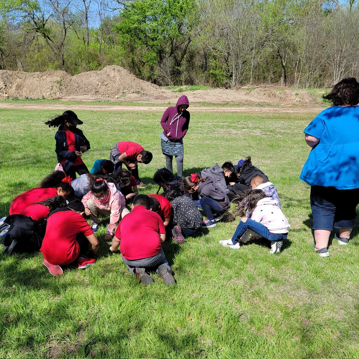 CFB_OLC's tweet photo. The @TigerNetwork was on the prowl at the OLC yesterday. It was a little windy and wet, but we had a fantastic time learning about river and pond habitats, electromagnetic spectrum, and animal adaptations! #OutdoorLearning #Science @CFBISD https://t.co/bZzV8vrCz6