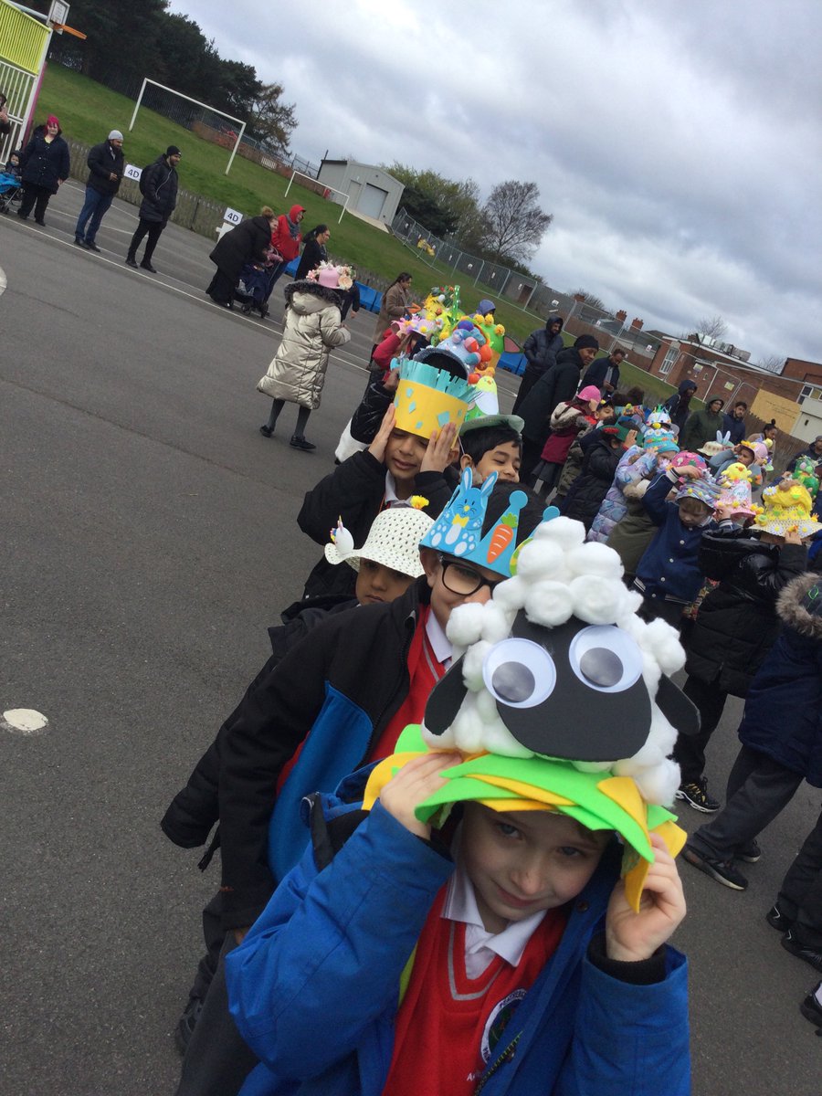 FeatherstoneYR2's tweet photo. Easter Bonnet Parade #Easter2022 #chicks #chocolatelovers Well Done to our 2M’s winner Ayaan https://t.co/RsmpDDCxYa