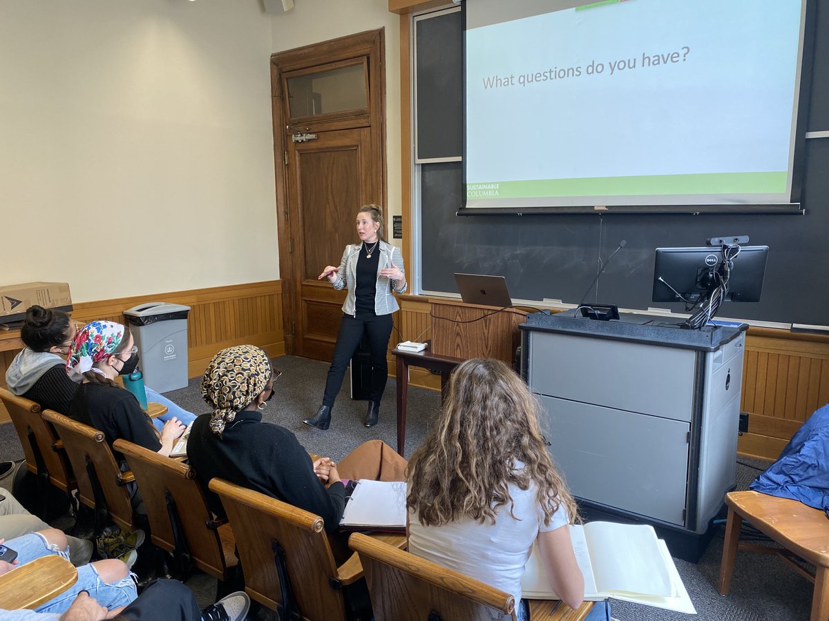 CUSusDev's tweet photo. AVP ⁦@SustainablCU⁩ Jessica Prata discusses @Columbia campus sustainability with the @CUSusDev Intro class. Thanks for coming Jessica! #sustainability @columbiaclimate ⁦@LamontEarth⁩ https://t.co/7wYnZZH1u9