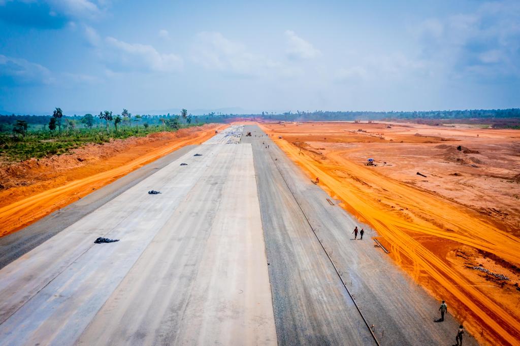 tosinsammy_s's tweet photo. UPDATE ON EKITI AIRPORT

Authentic photographs of the Ekiti Agro- allied Airport project as at 31- 03- 22.

This is another legacy project of the @kfayemi JKF2 billed for delivery later in the year.

#JKFatWorks https://t.co/0w1jrtlxQV