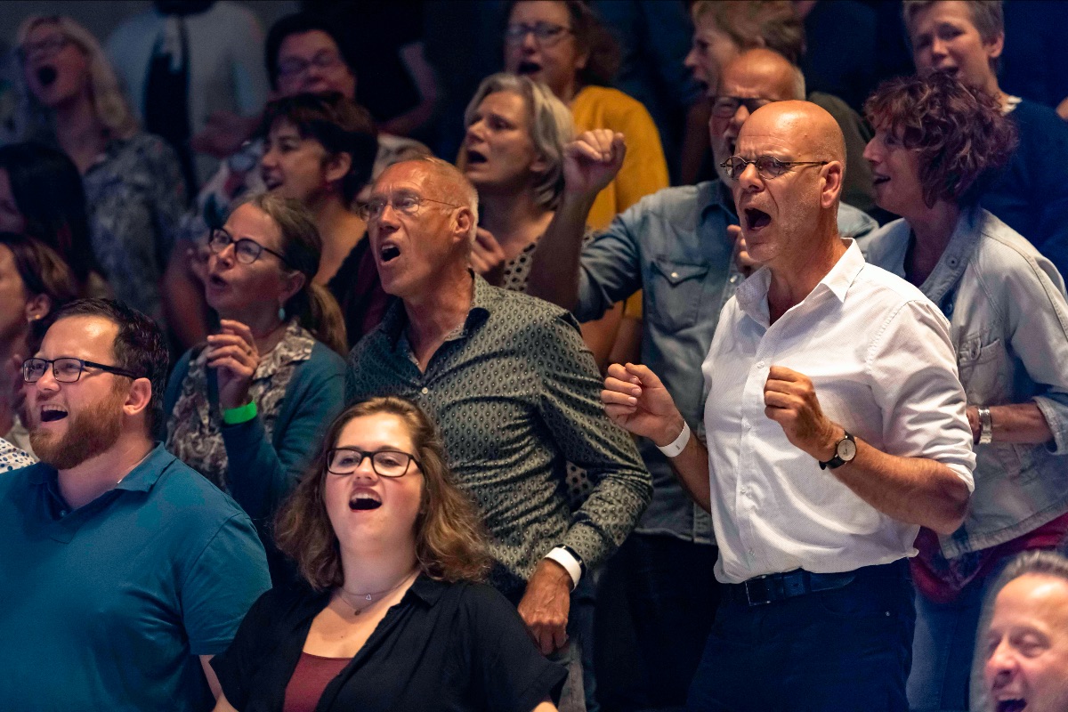 Het allerlaatste zangcafé van dit seizoen, een kippenvel-Flashmob of misschien weer eens een workshop? Zing en beleef het mee bij Vocal Vibes! mailchi.mp/vocalvibes/zin…