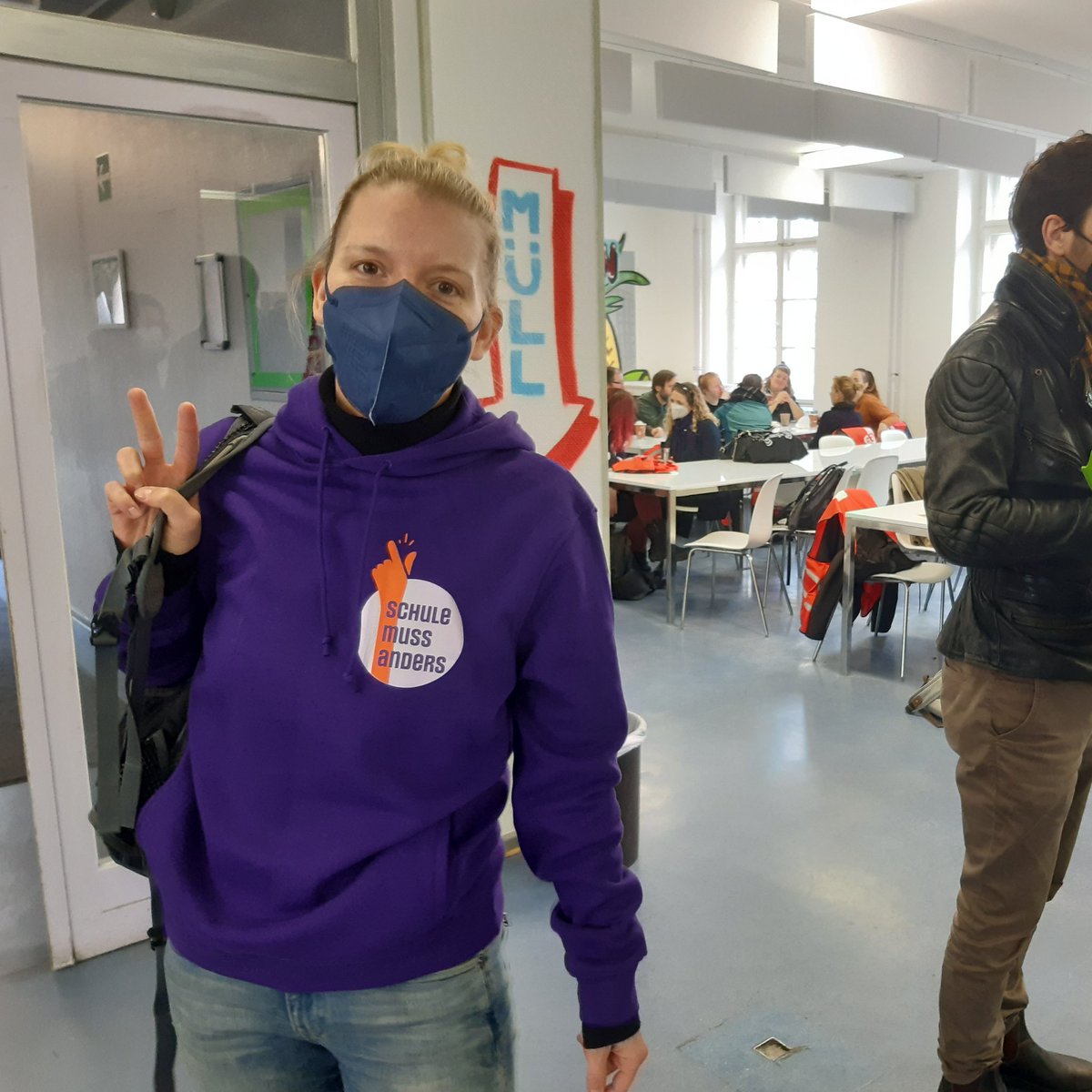 ManuelHonisch's tweet photo. Streikcafé heute in #Mitte. ❤lichen Dank an die Kolleg:innen der @WillyBrandtObs für die Gastfreundschaft 😋 Wir kämpfen für #kleinereKlassen ✊🏼 #Warnstreik @GEW_BERLIN @schule_anders https://t.co/bBctM4sMz4