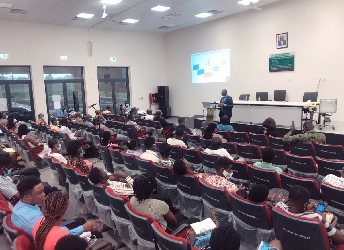 uesdgh's tweet photo. SCHOOL OF SUSTAINABLE DEVELOPMENT SEMINAR SERIES* 
TOPIC: *ENERGY TRANSITION IN GHANA* 
SPEAKER: Hon. Mohammed Amin Adam, Dep. Min. of Energy in-charge of Petroleum.
#UESDHOPE
#SSDSEMINARSERIES
@tonymogh https://t.co/YXSOxwPBUX