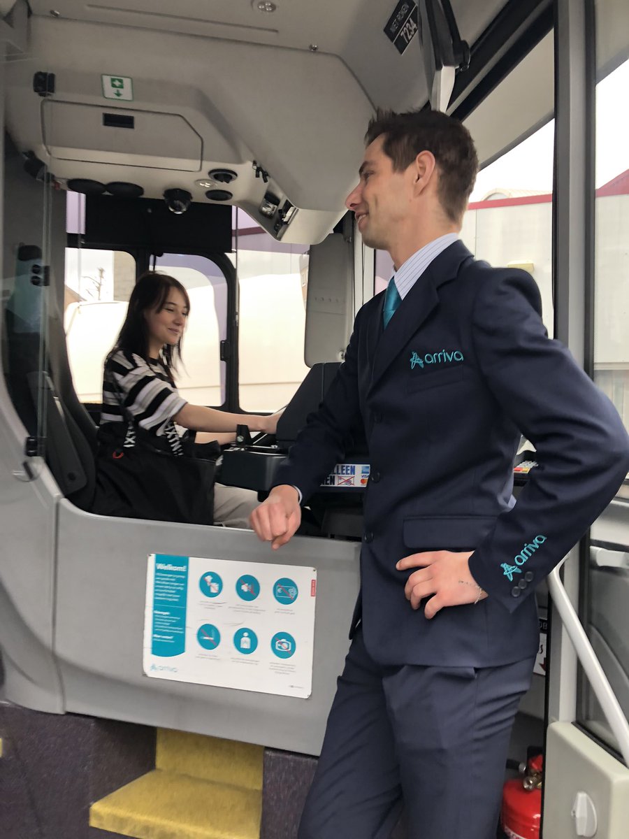 EdithVissers1's tweet photo. Uden en Meierijstad doen niet voor elkaar onder! UConnect in Uden en @VMBOOnStage in Meierijstad. Vmbo, bedrijven en instellingen zoeken elkaar op. Zo doen we dat in NO-Brabant. @SterkTechniek @LoketHet https://t.co/04gOME44wE
