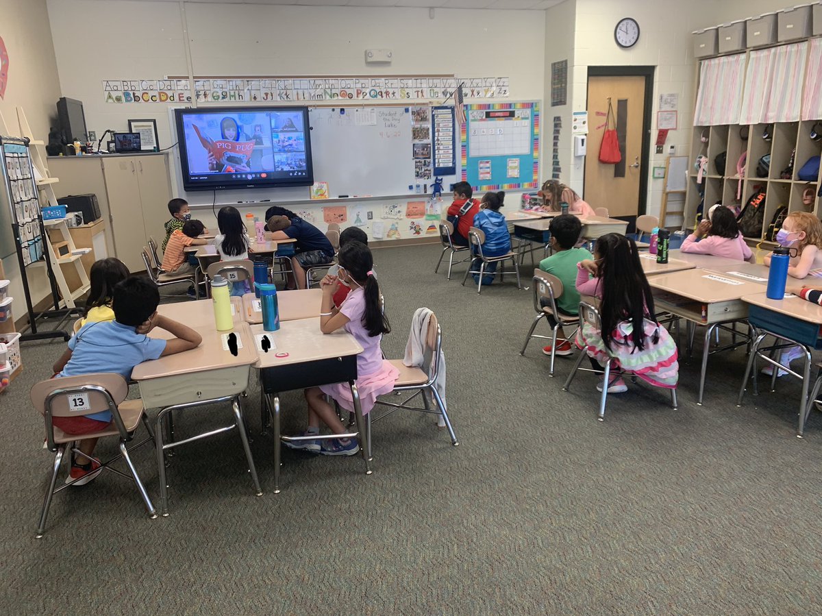 MrsYatesNLA's tweet photo. It was a pretty neat experience getting to read with some awesome @MPMSleopards yesterday! They laughed at our jokes, told us how tall they are, AND read us some great books. We had so much fun and are looking forward to our next visit with the “big kids”! https://t.co/ujMFrMY0oM