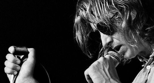 TALK TALK - Give It Up 
Live At Montreux 1986
youtu.be/XXjOdHS-QUs
@Cizia13 @hft59860 @azamel2854 @Etdespoussieres 
#MarkHollis 🖤