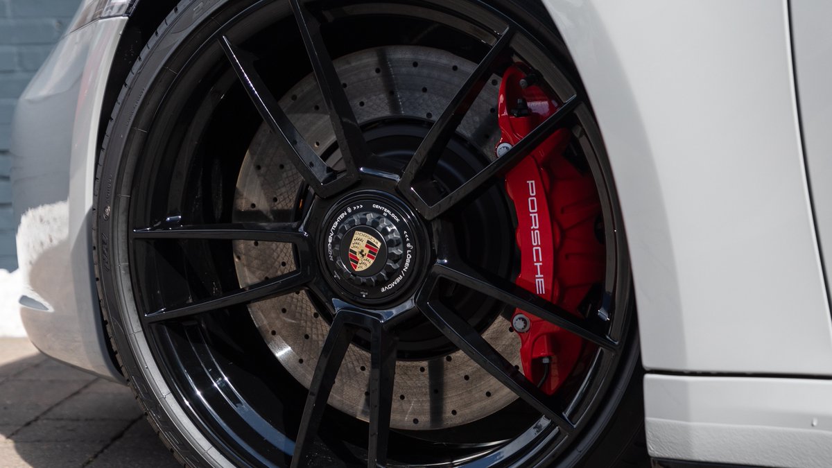 RomansCars's tweet photo. In some ways, the archetype GTS spec - Crayon with the GTS Interior Package and central locking wheels. 

This one was sold before it even made the website. #NeedAnother #992GTS https://t.co/f8Jr5VHqoc