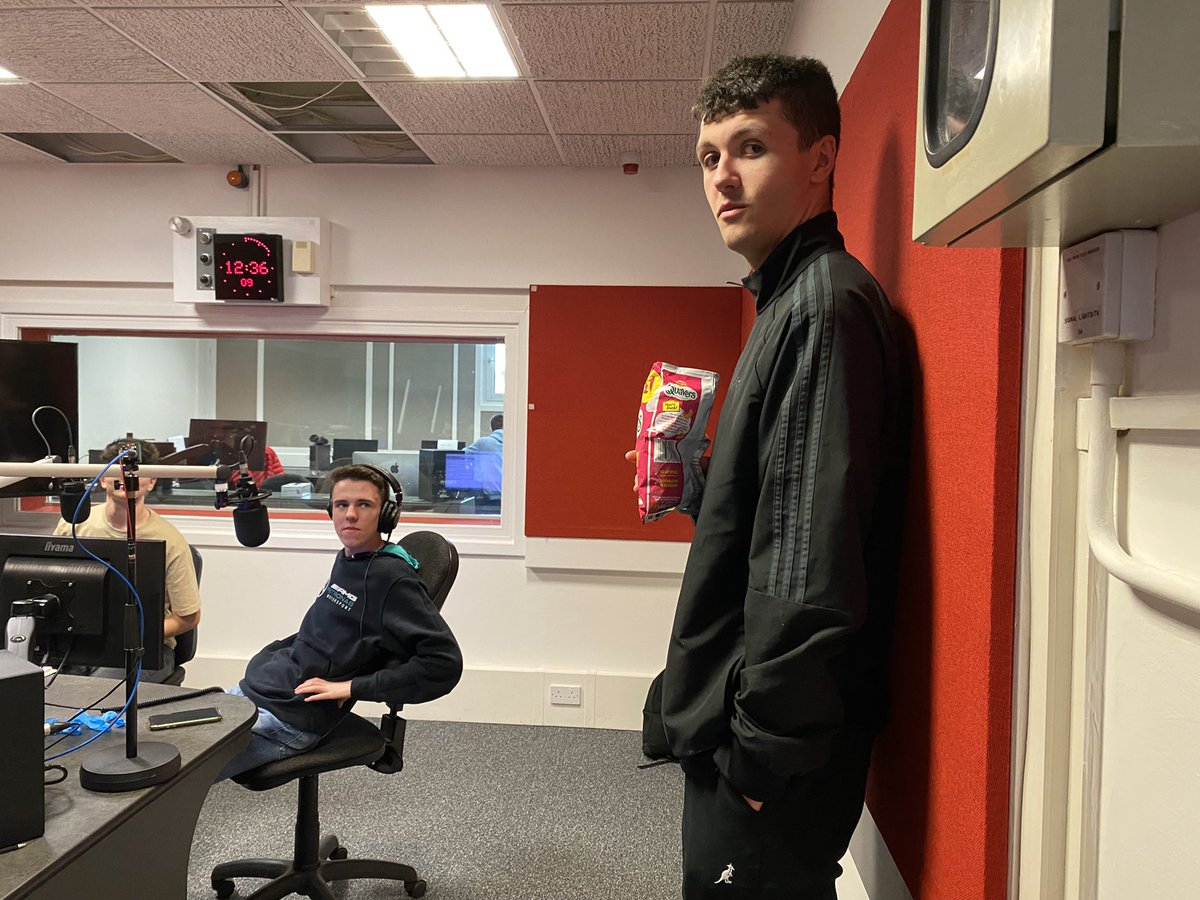 marjonworkshop's tweet photo. Meanwhile Jack Gilliam is taking on presentation duties for Bey Station at one. Here he is lurking with crisps. https://t.co/V0hAE5pif0