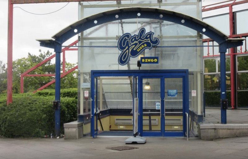 savethepointmk's tweet photo. We've got the inside scoop that something much loved in Milton Keynes is moving in to the old Gala Bingo hall beneath #ThePointMK! We'll reveal more as soon as we're able!
#savethepoint #whatsthepoint #lovemk #teamk #restartmk #futuremk #miltonkeynes https://t.co/Gv06dOmVbE