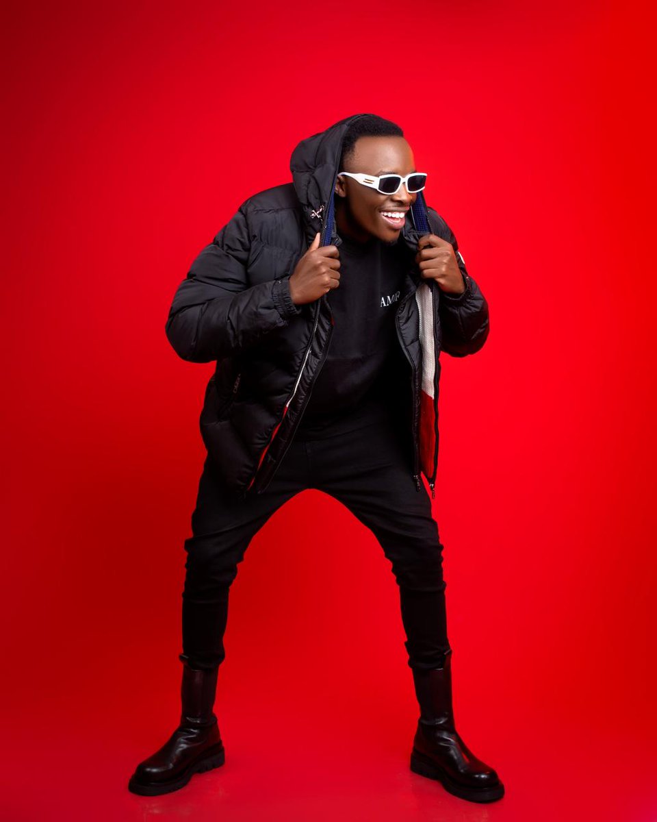 HoneyInBlack's tweet photo. Tune in at 4PM for the song. Amber Ray's debut into the kusic induatry must be a special one
#AmberRayNewArtist https://t.co/u3rnF2eqvx